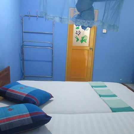 Levi's Tourist – Anuradhapura Hotel Bagian luar foto