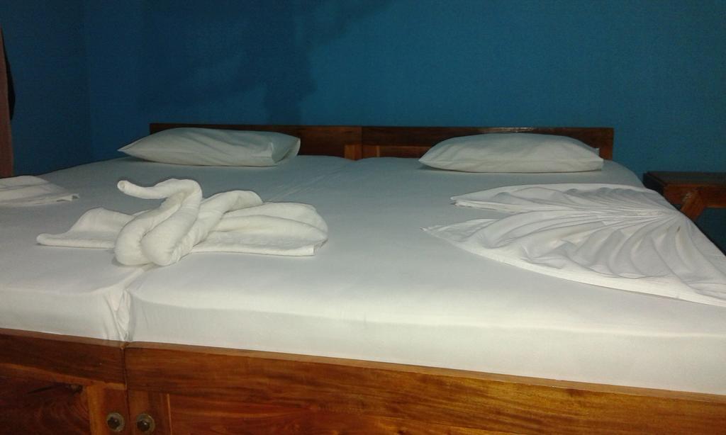 Levi's Tourist – Anuradhapura Hotel Bagian luar foto
