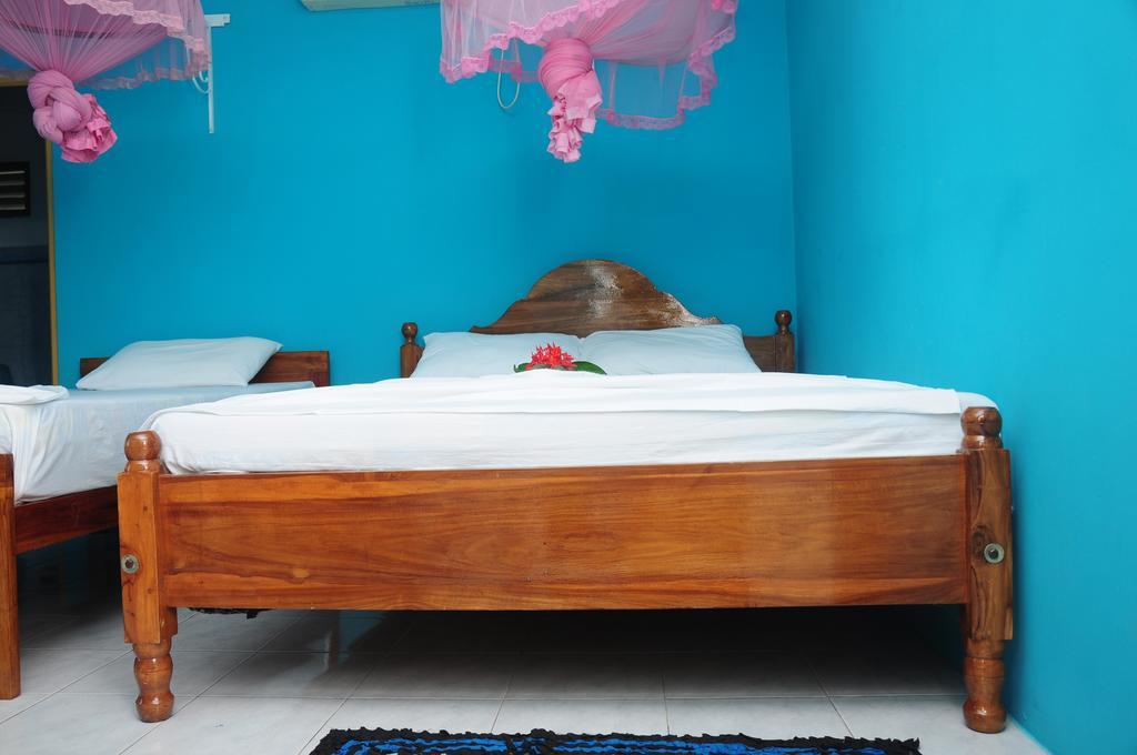 Levi's Tourist – Anuradhapura Hotel Bagian luar foto