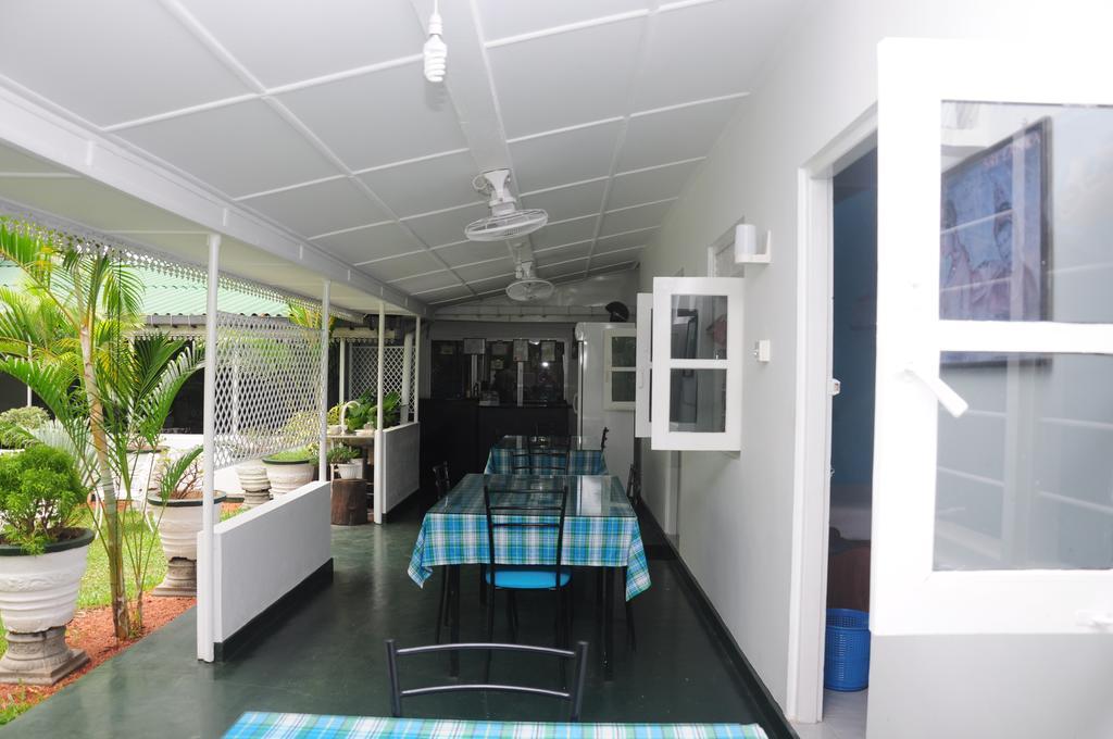 Levi's Tourist – Anuradhapura Hotel Bagian luar foto