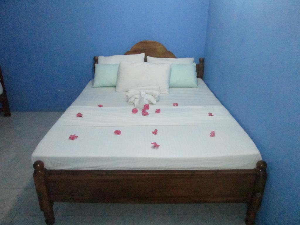 Levi's Tourist – Anuradhapura Hotel Bagian luar foto
